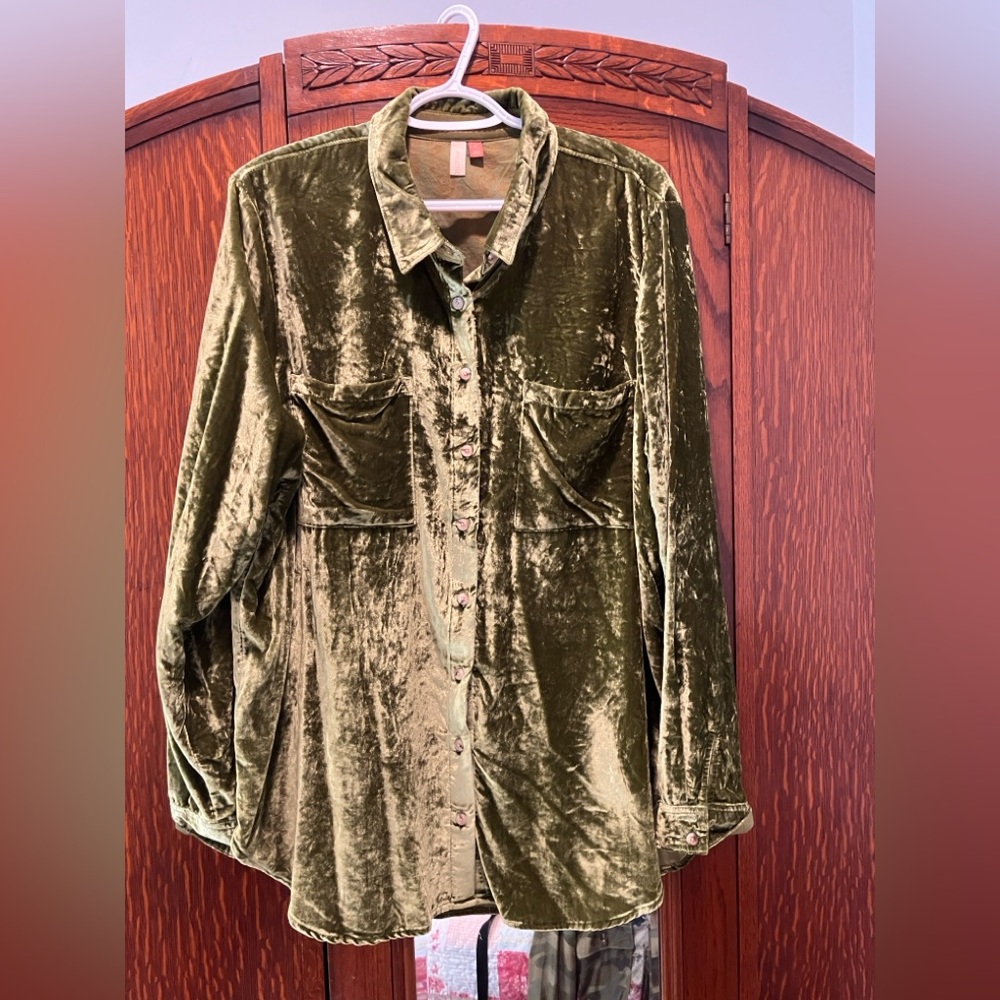 Anthropologie pilcro xl green velvet shirt excellent condition